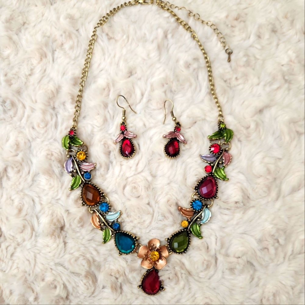 Necklace and earrings set